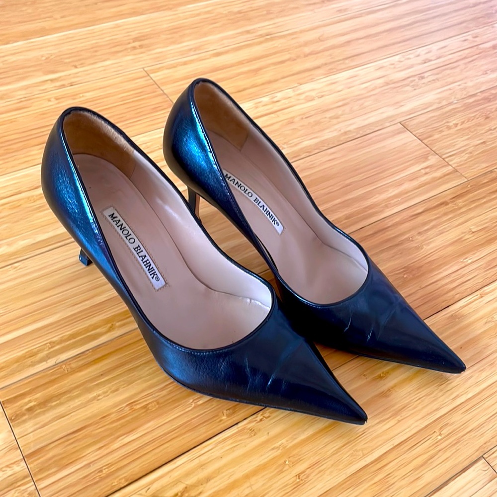Manolo Blahnik leather signature pumps . Vinatage from 2003..
